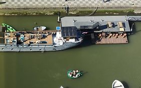 De Coaster & Aquarium Ponton